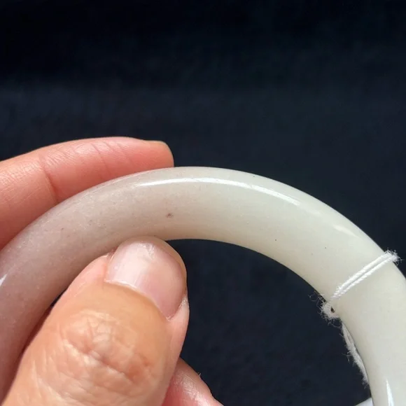 Shetai Jade Bangle - Picture 3 of 9